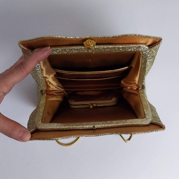 Vintage Gold Metallic Lamé Evening Handbag with Metal Rosette Clasp - Picture 8 of 11